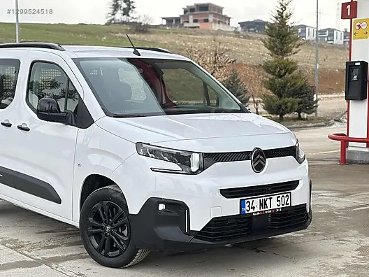 2025 BERLİNGO OTOMATİK 1.5 BlueHDI YOU BOYASIZZ SADECE 8.000 KM - 2