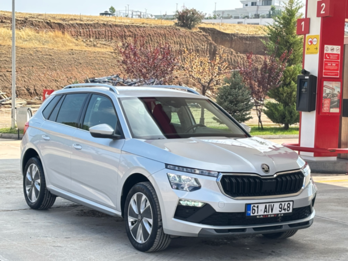 2025 SKODA KAMİQ 1.0 TSİ PREMIUM HATASIZ BOYASIZ 25.000 KM SIFIR  - 5