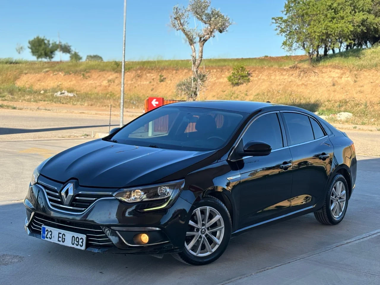 2016 OTOMATİK MEGANE IV 1.5 DCİ TOUCH PLUS MOTOR SIFIR ÇOK TEMİZZ - 4